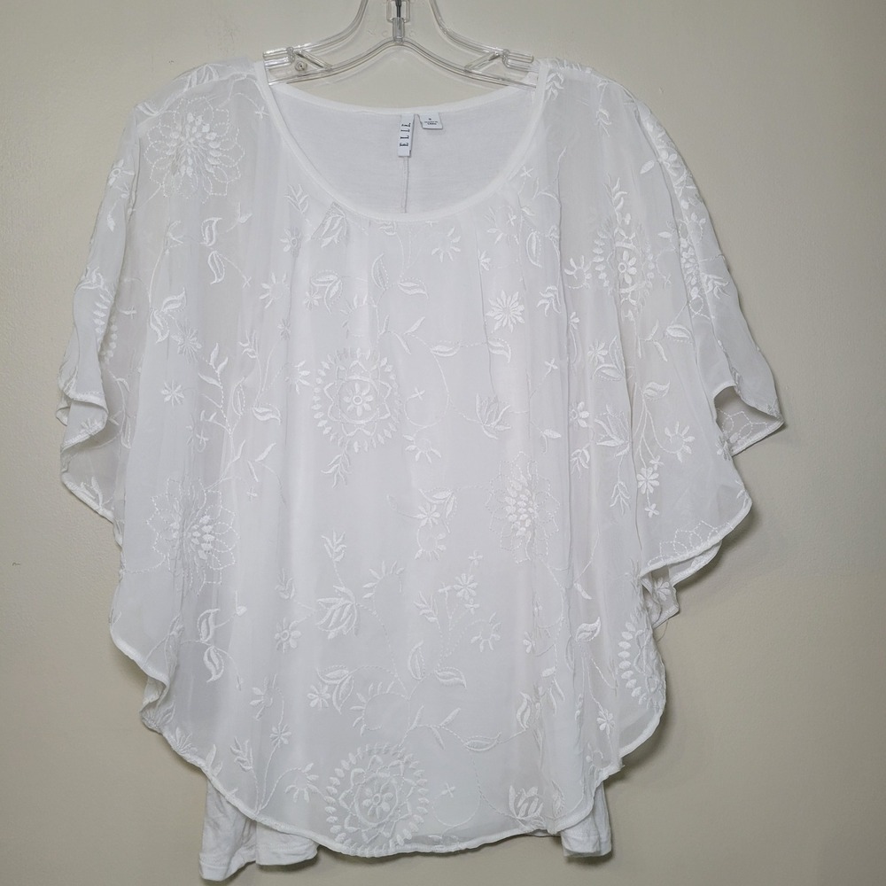 ELLE Womens White Embroidered Floral Poncho Blouse with Tank Top Small Boho